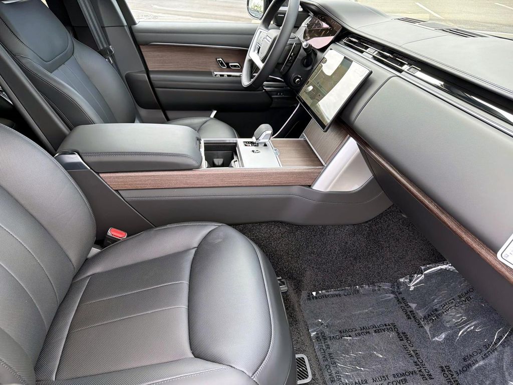 2026 Land Rover Range Rover SE - Photo 11