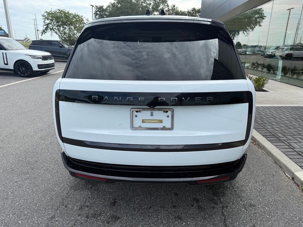 Used 2025 Land Rover Range Rover Plug-In Hybrid SE SUV
