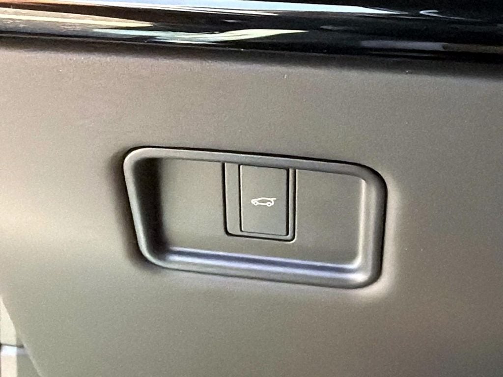 2026 Land Rover Range Rover SE - Photo 28