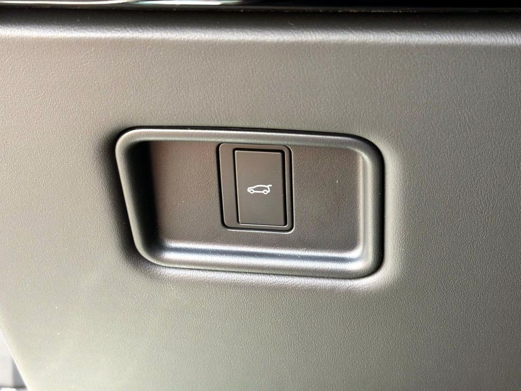 2026 Land Rover Range Rover SE - Photo 33
