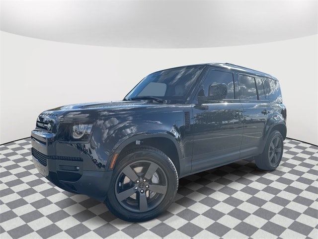 2026 Land Rover Defender S's photo