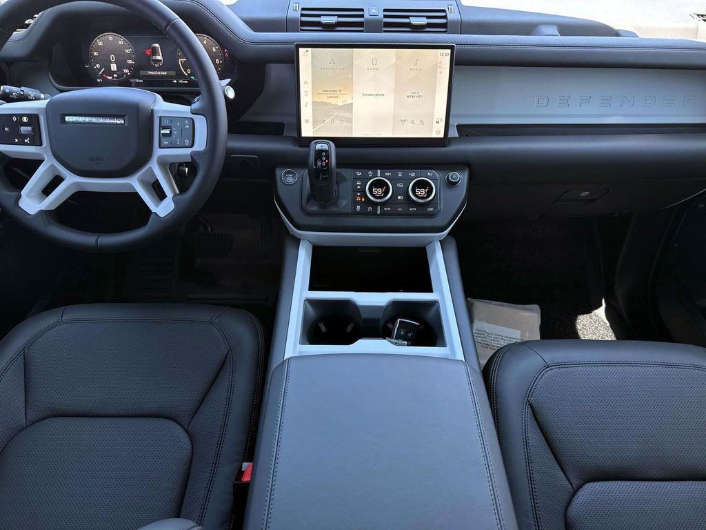 2025 Land Rover Defender X-Dynamic SE - Photo 14