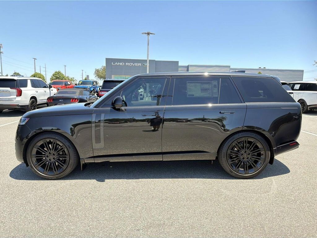 New 2026 Land Rover Range Rover P400 SE 7 Seat SUV