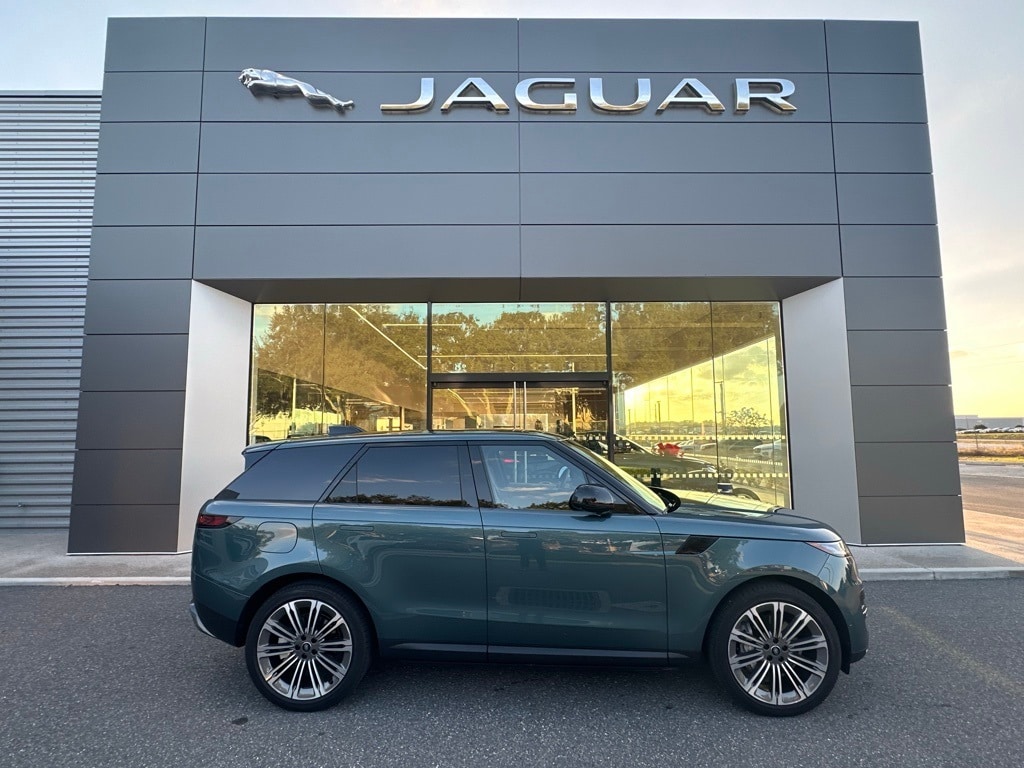 2025 Land Rover Range Rover Sport SE's photo