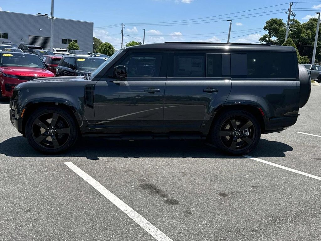 New 2025 Land Rover Defender 130 X-Dynamic SE SUV