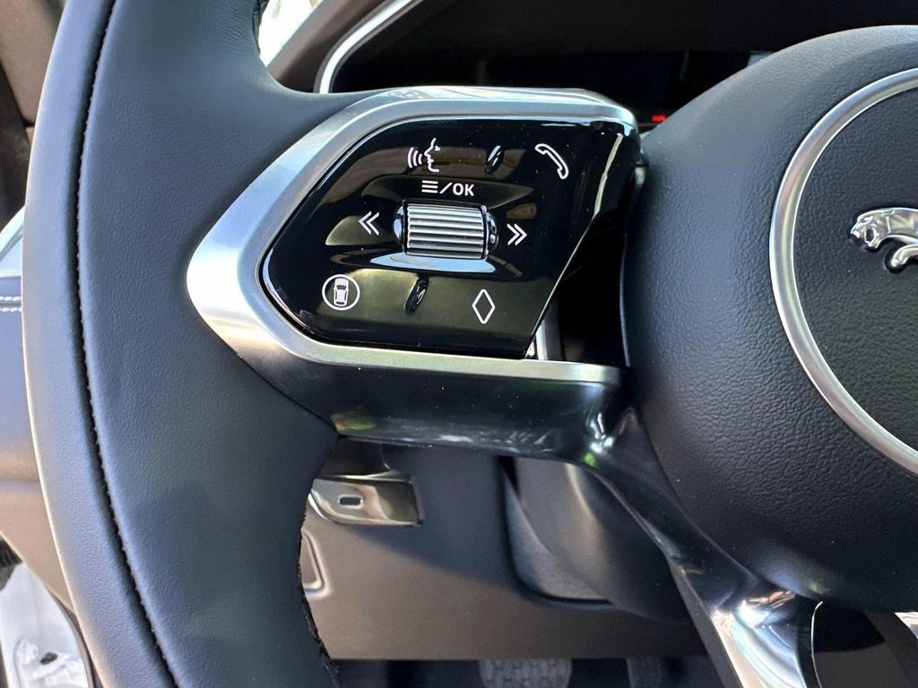 2026 Jaguar F-Pace R-Dynamic S - Photo 28