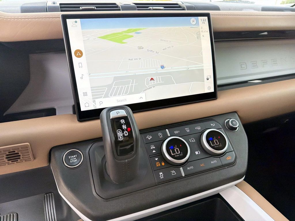 2025 Land Rover Defender X-Dynamic SE - Photo 21