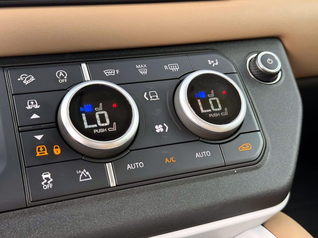 2025 Land Rover Defender X-Dynamic SE - Photo 25