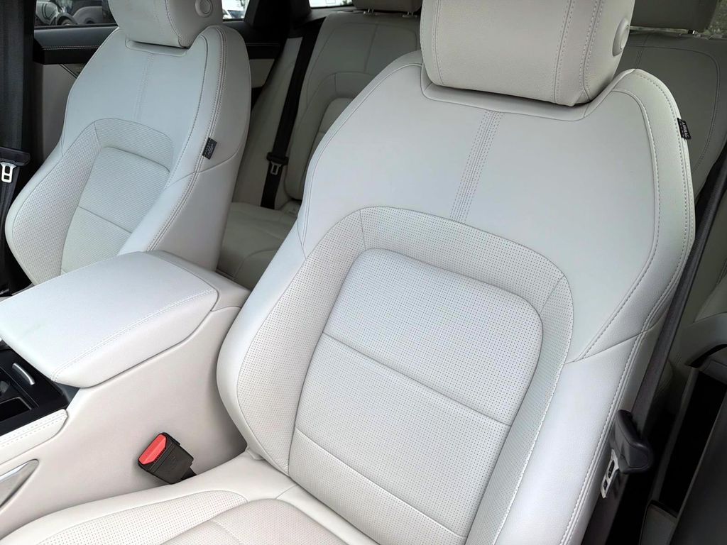 2026 Jaguar F-Pace R-Dynamic S - Photo 15