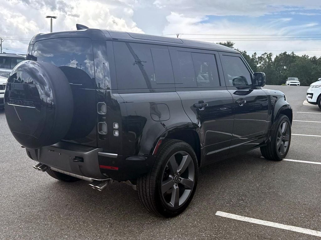 2025 Land Rover Defender V8 - Photo 6