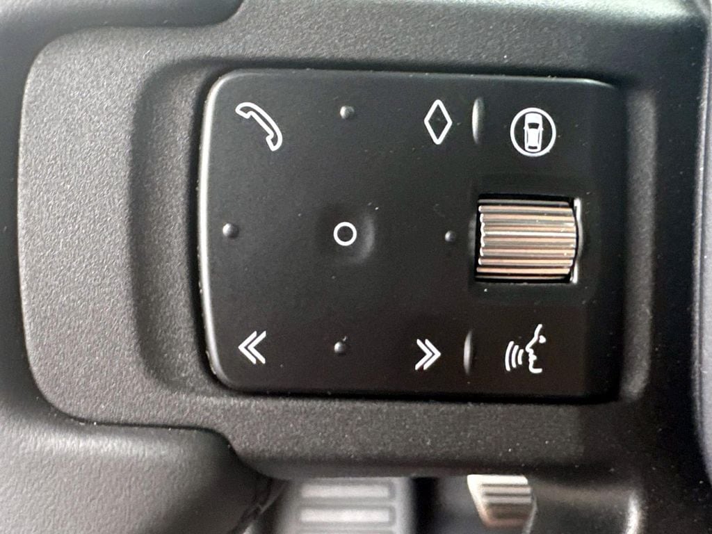 2025 Land Rover Defender V8 - Photo 27