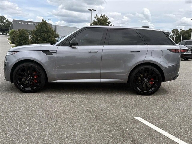 2025 Land Rover Range Rover Sport SE photo 2