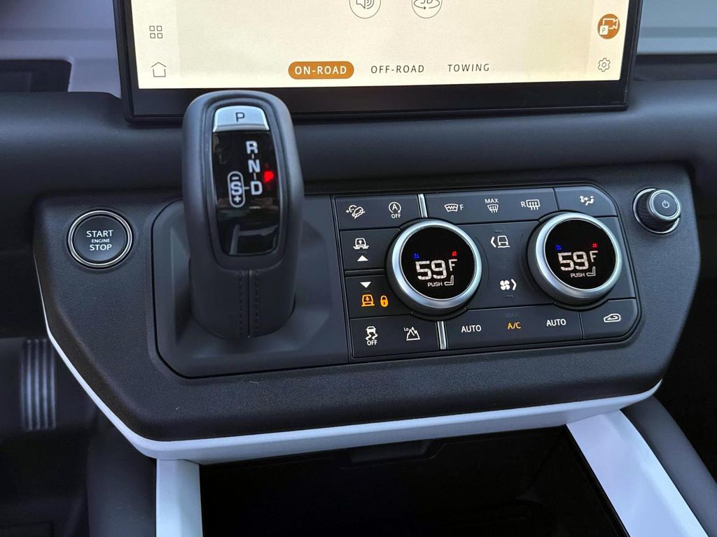 2025 Land Rover Defender X-Dynamic SE - Photo 24