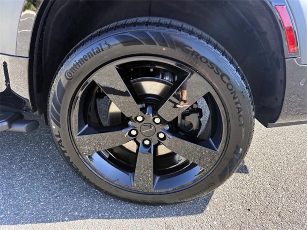 New 2026 Land Rover Defender 130 XV8 500PS SUV