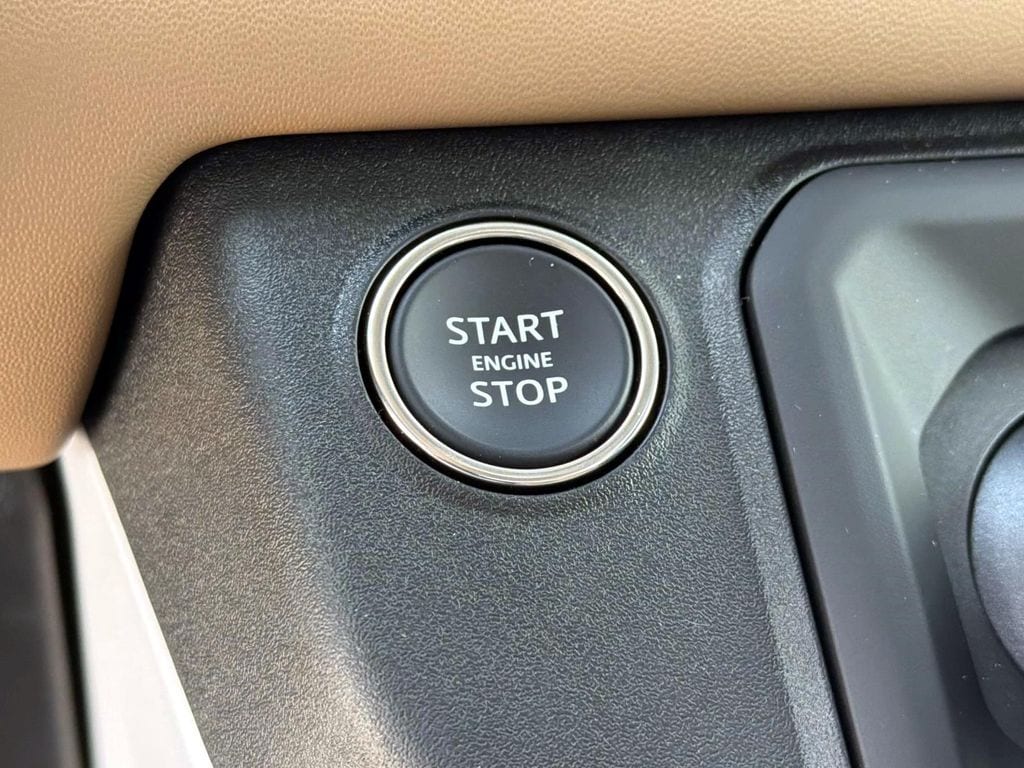 2025 Land Rover Defender X-Dynamic SE - Photo 27