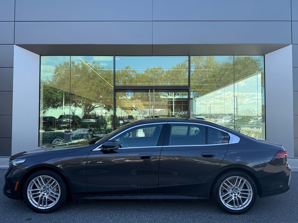 2024 BMW 5 Series 530i