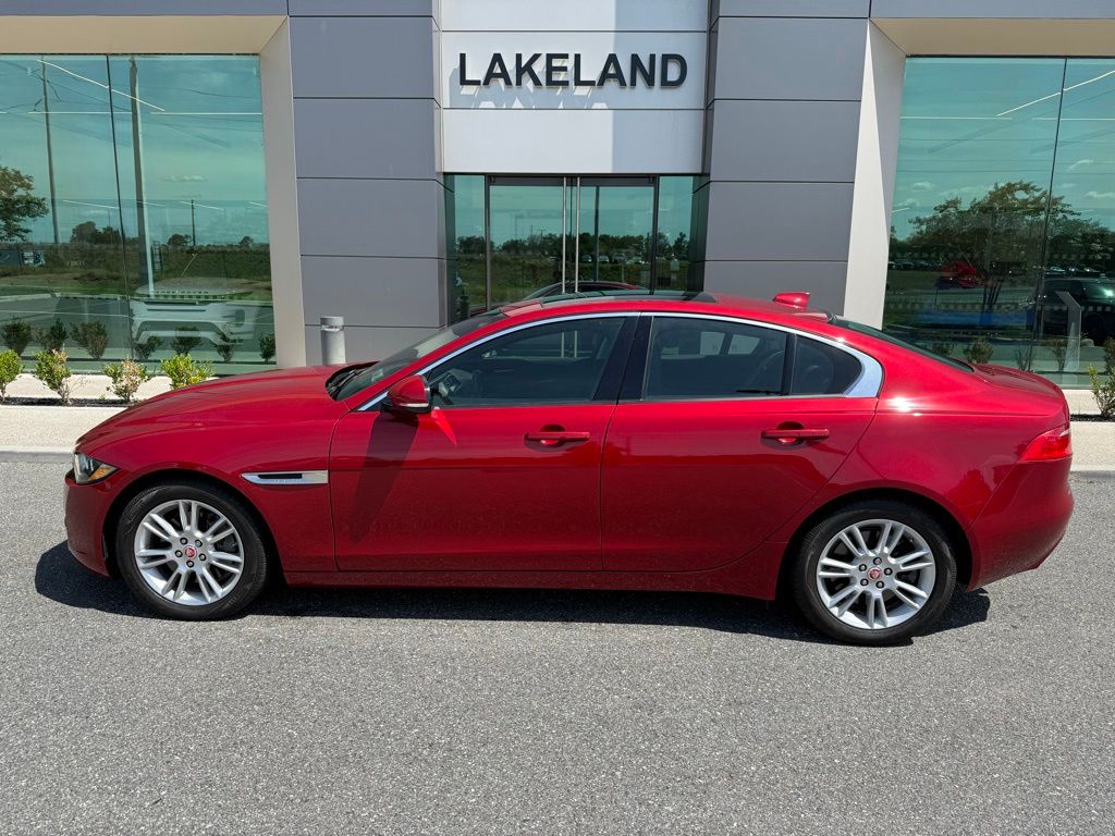 2017 Jaguar XE 25t Premium's photo