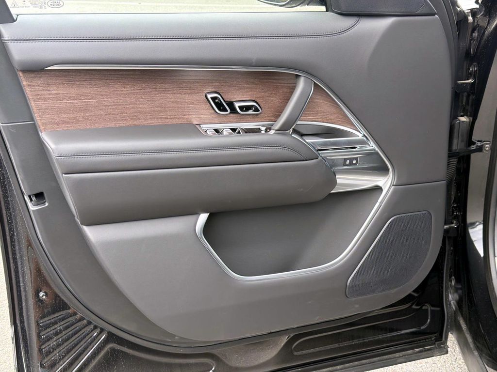 2026 Land Rover Range Rover SE - Photo 16