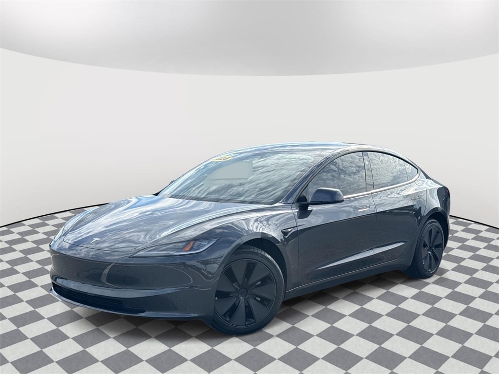 2025 Tesla Model 3 Performance's photo