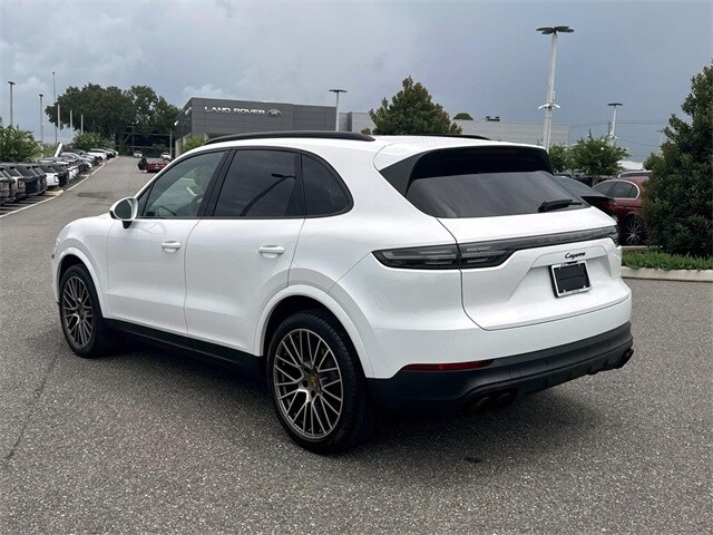 2023 Porsche Cayenne Platinum Edition photo 4