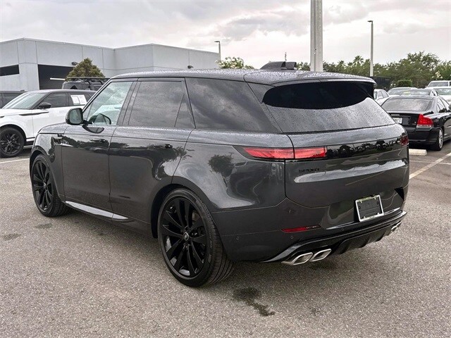 2025 Land Rover Range Rover Sport SE photo 2
