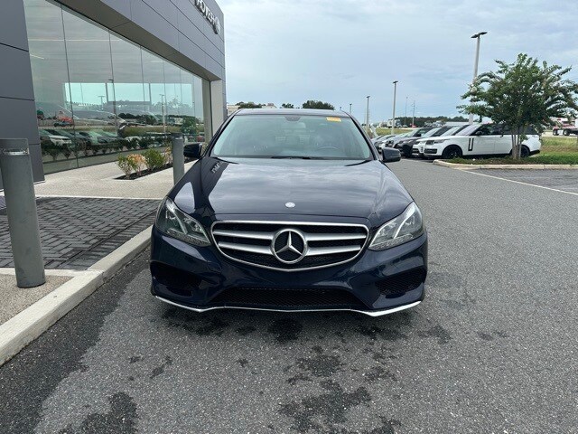 2016 Mercedes Benz E photo 3