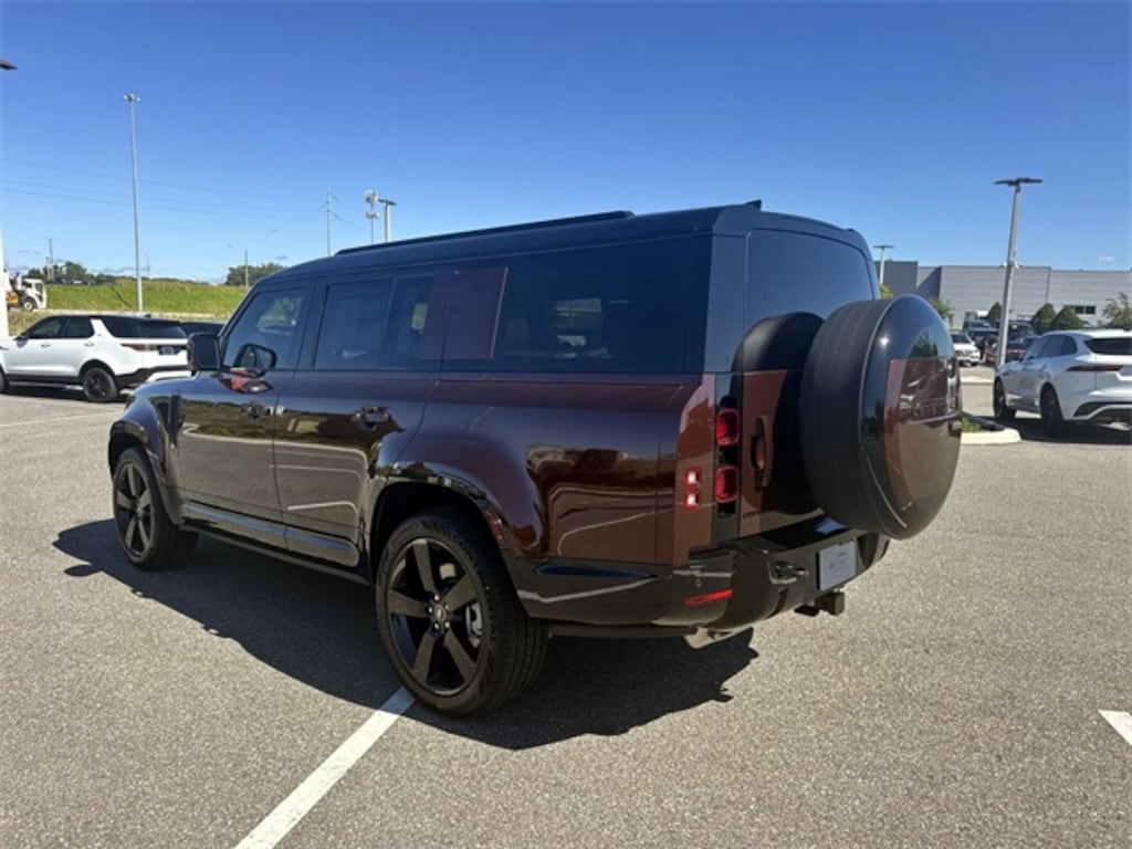 New 2025 Land Rover Defender 130 X-Dynamic SE SUV