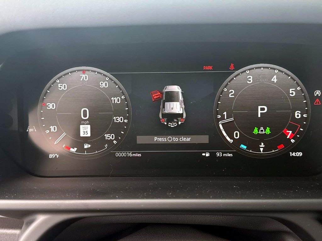 2025 Land Rover Defender V8 - Photo 29