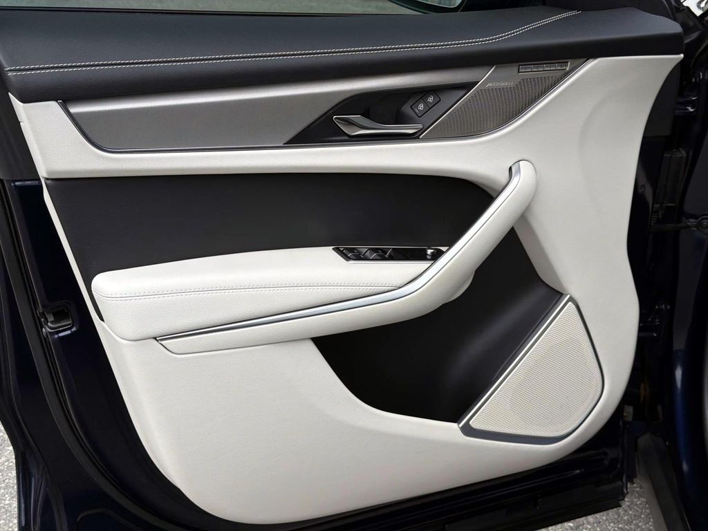 2026 Jaguar F-Pace R-Dynamic S - Photo 12