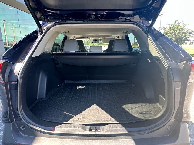 2022 Toyota RAV4 XLE Premium photo 4