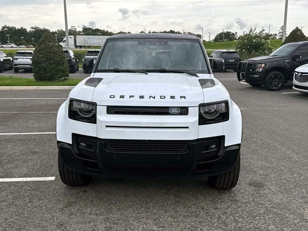 2025 Land Rover Defender X-Dynamic SE - Photo 10