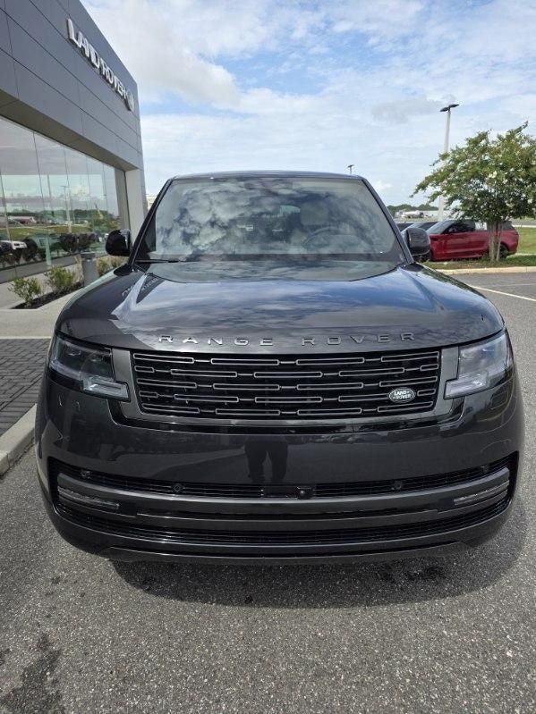 2026 Land Rover Range Rover 4.4 SE LWB 7's photo