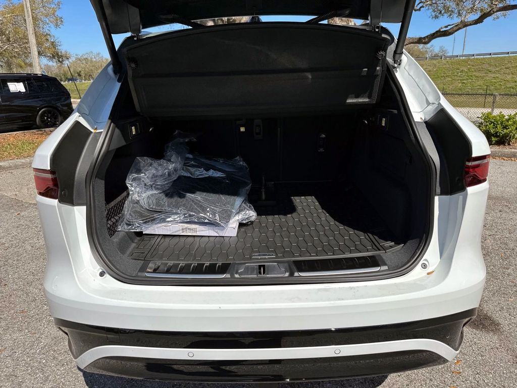 2026 Jaguar F-Pace R-Dynamic S - Photo 10