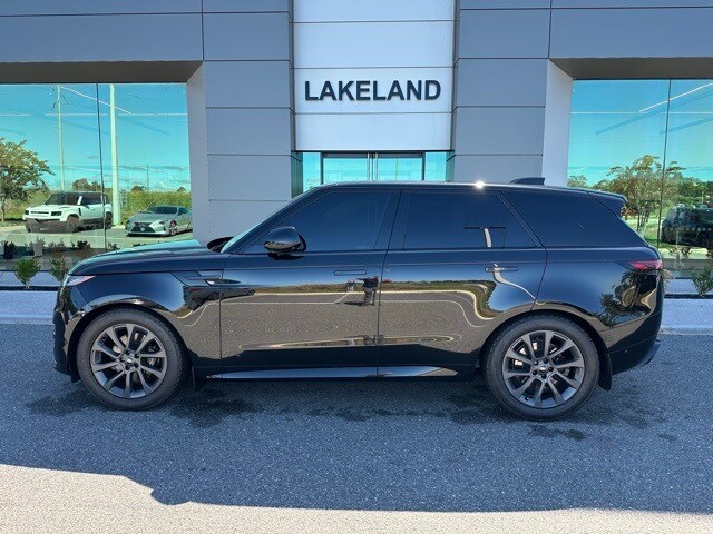 2023 Land Rover Range Rover Sport SE photo 4