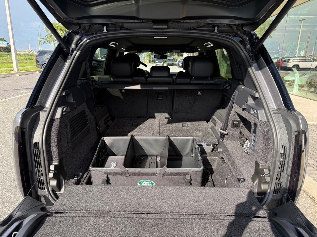 Used 2026 Land Rover Range Rover SE SUV