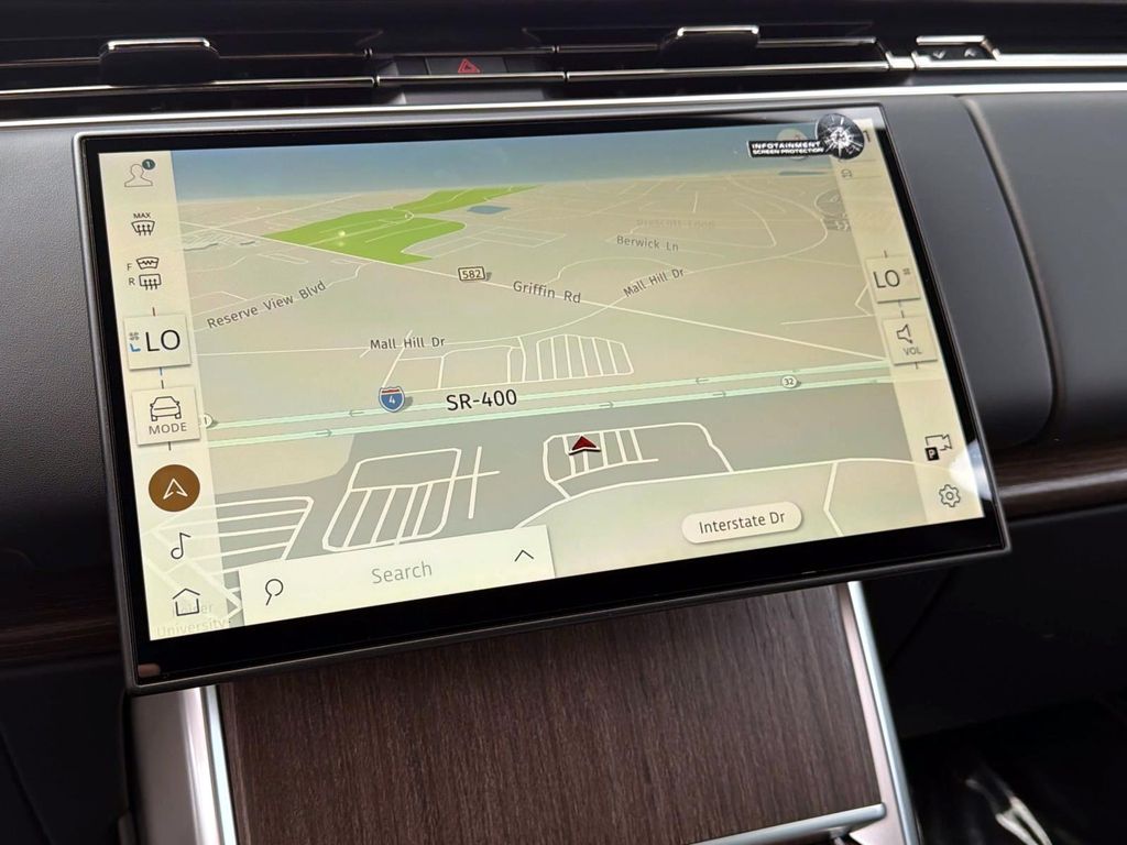 2026 Land Rover Range Rover SE - Photo 22