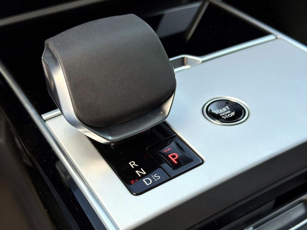 2026 Land Rover Range Rover SE - Photo 26