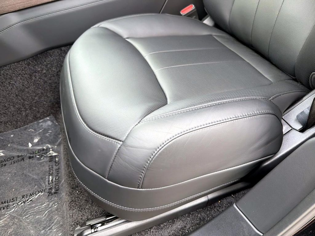 2026 Land Rover Range Rover SE - Photo 18