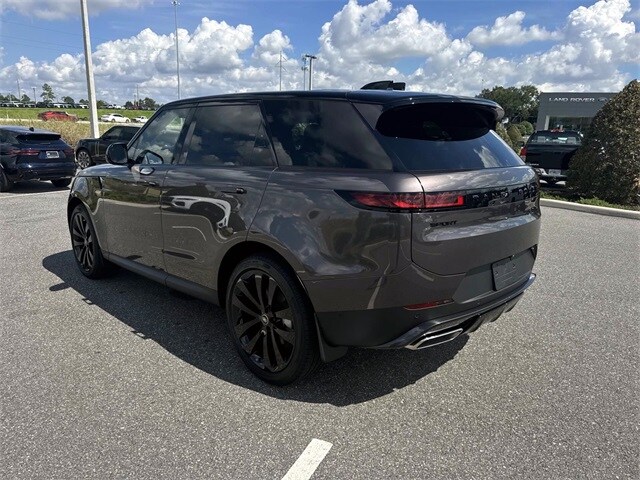 2025 Land Rover Range Rover Sport SE photo 4