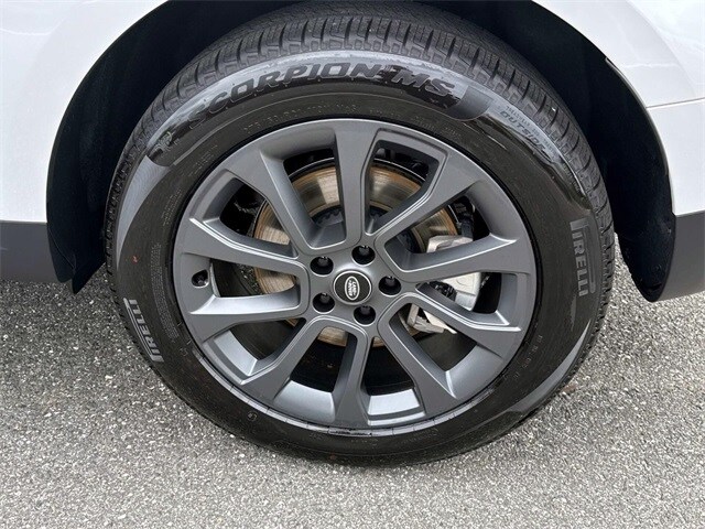 2025 Land Rover Range Rover Sport SE photo 3