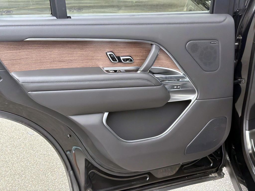 2026 Land Rover Range Rover SE - Photo 12