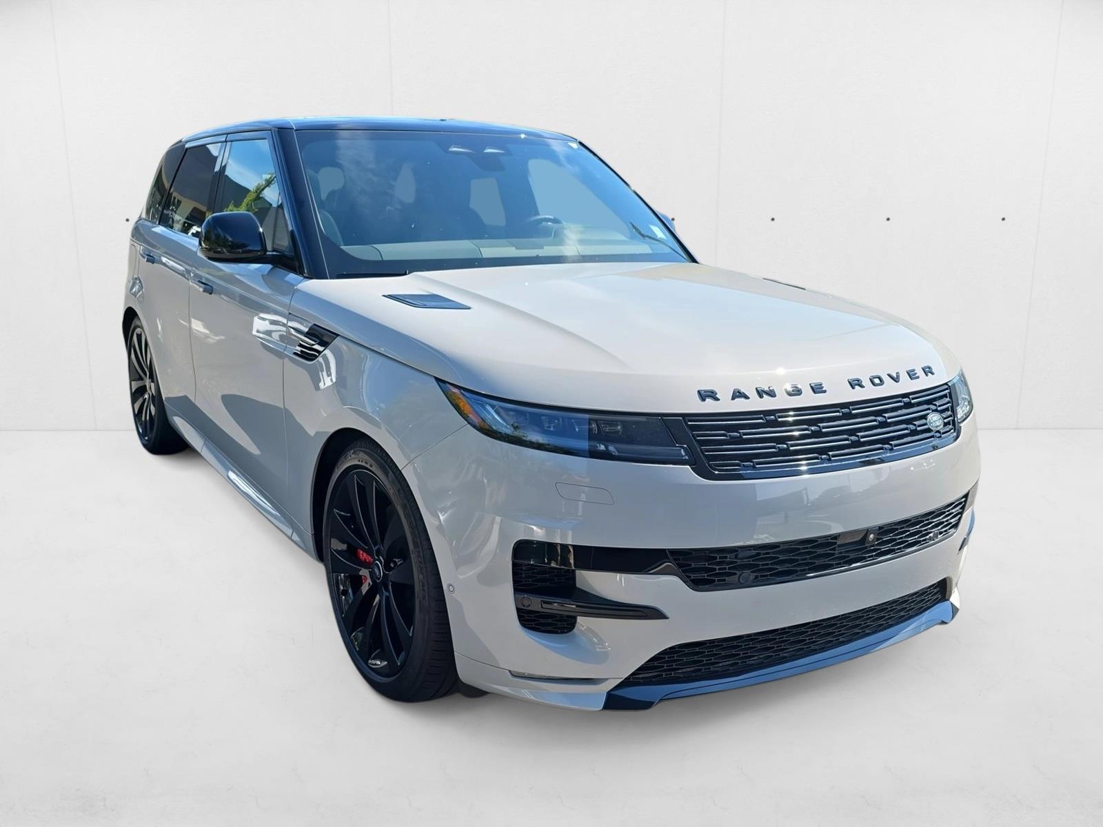 2025 Land Rover Range Rover Sport SE photo 3