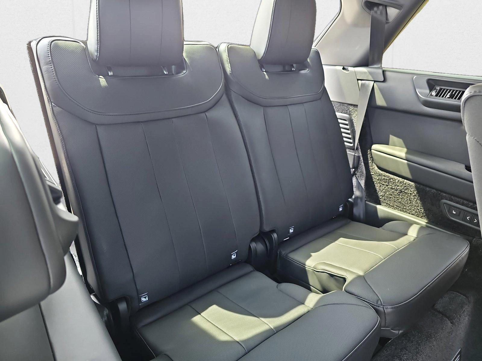 2025 Land Rover Range Rover SE - Photo 12