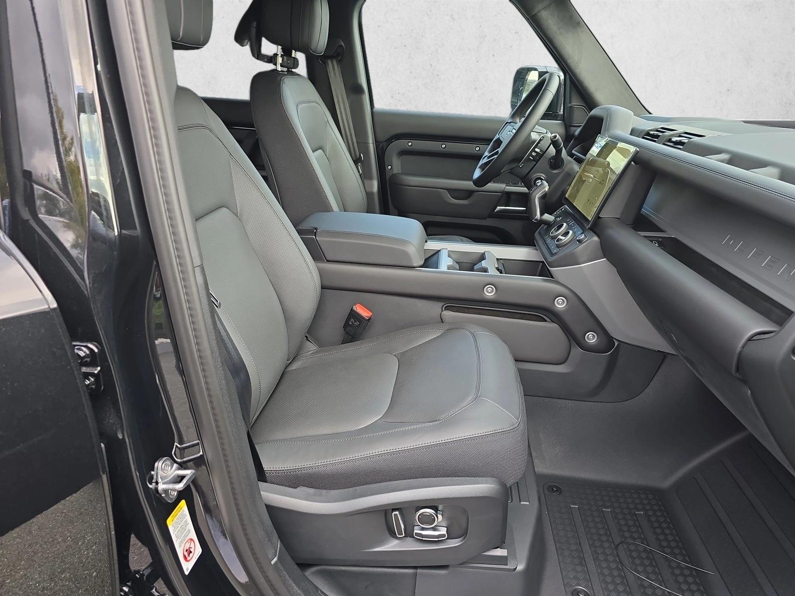 2026 Land Rover Defender V8 - Photo 10