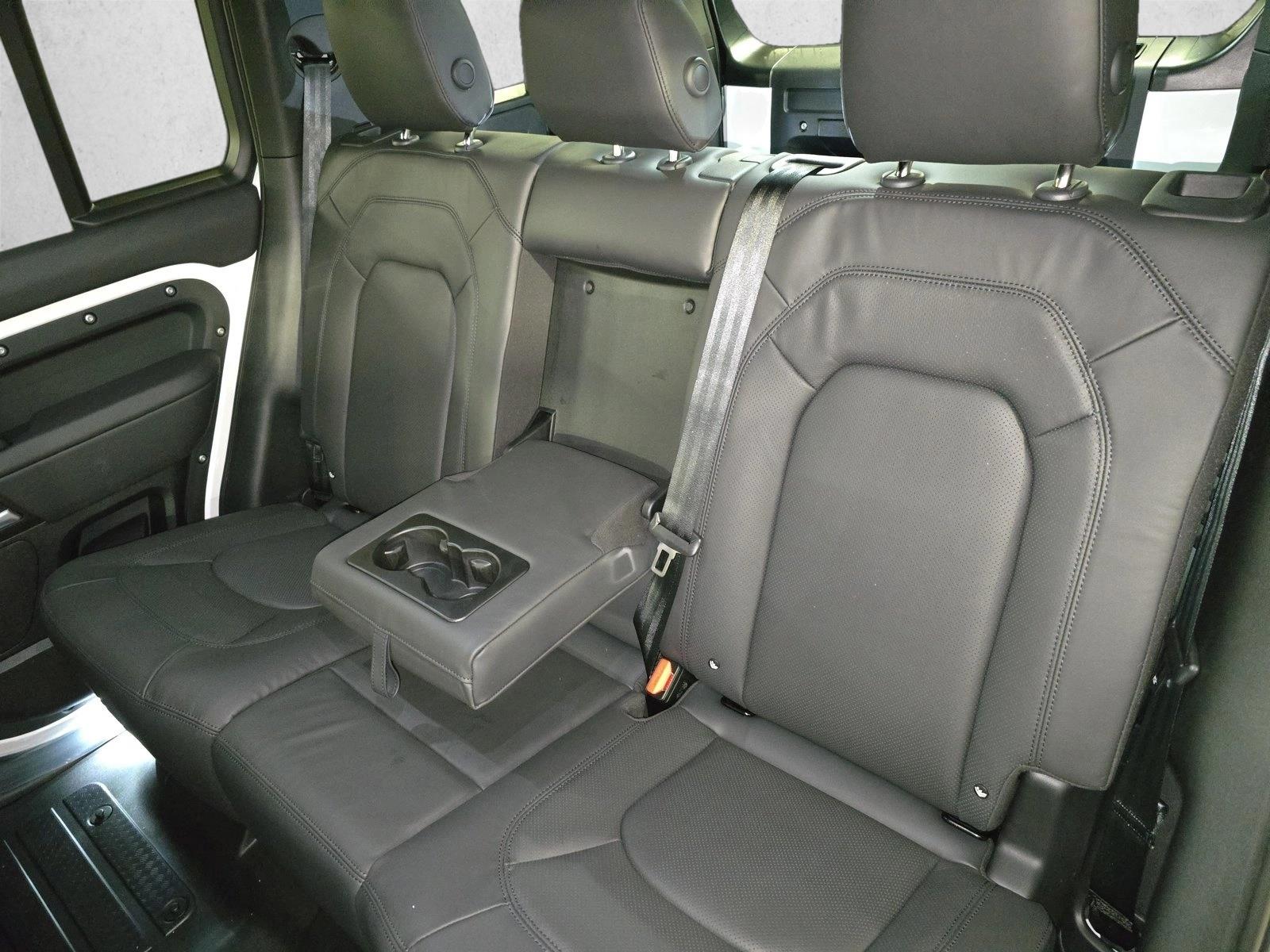 2026 Land Rover Defender X-Dynamic SE - Photo 12