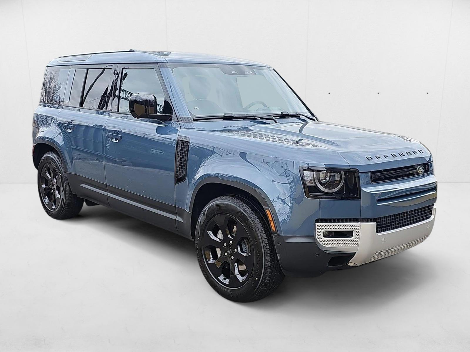 2025 Land Rover Defender 110 S photo 3