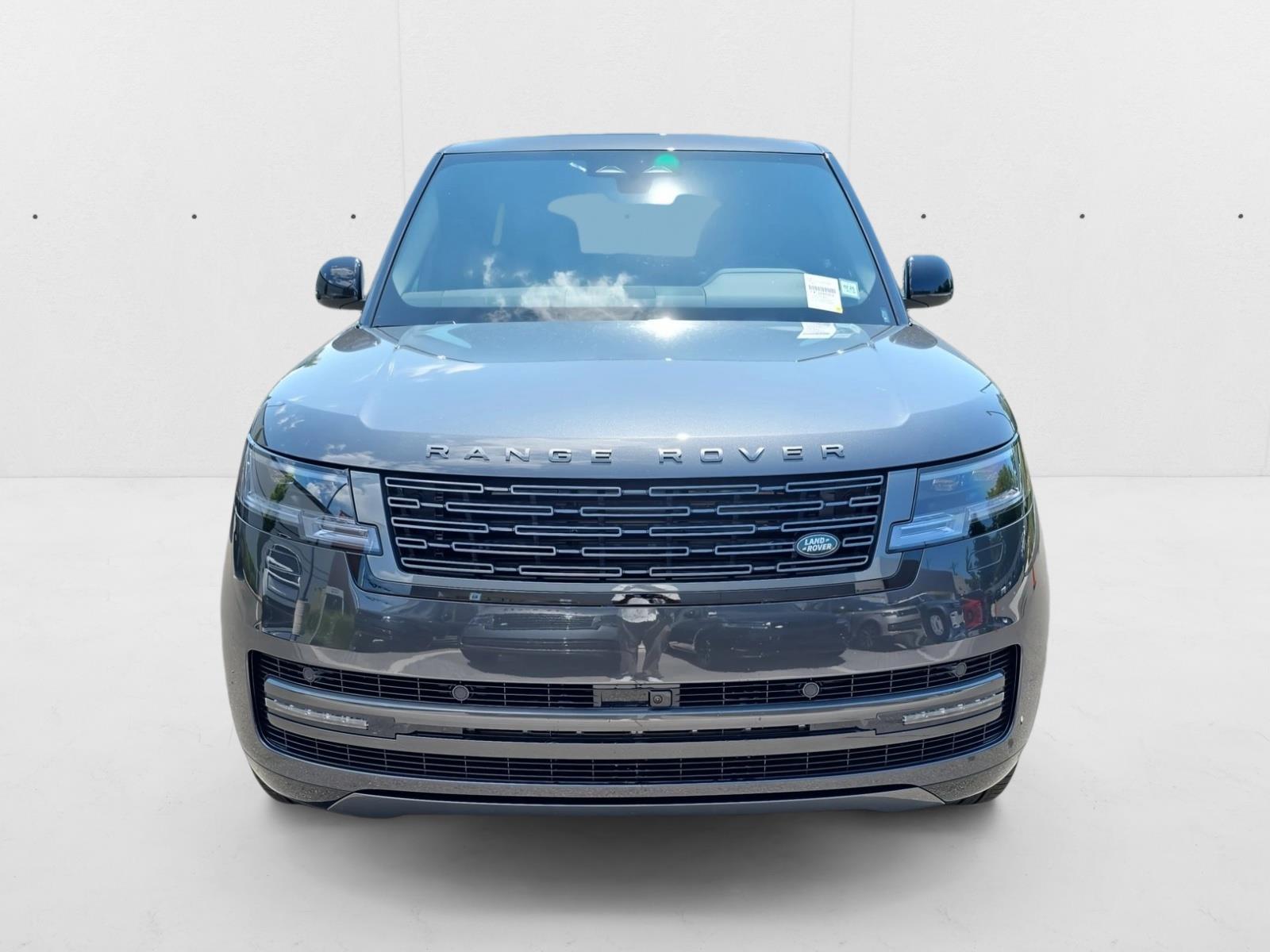 2025 Land Rover Range Rover SE photo 2