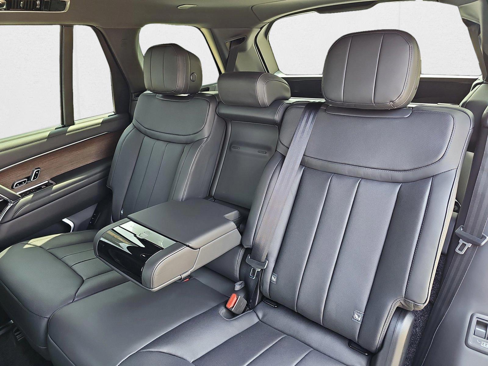 2025 Land Rover Range Rover SE - Photo 15