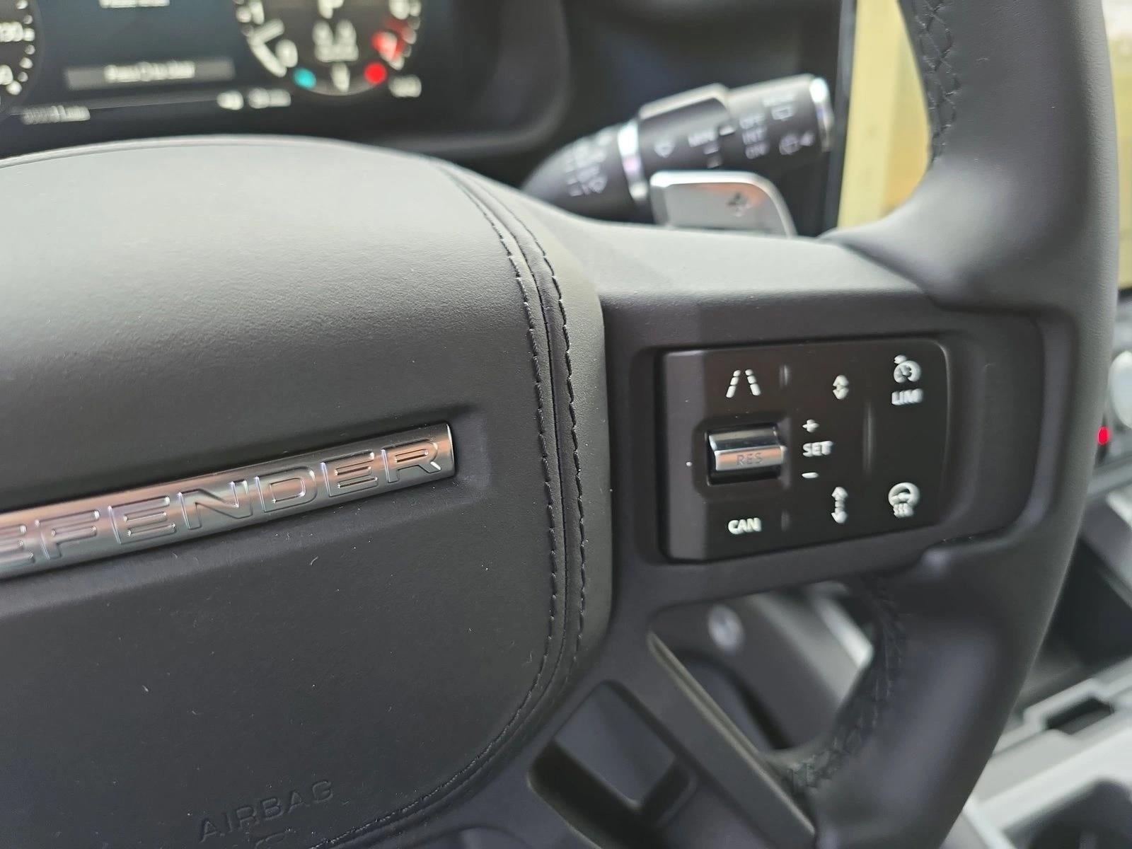 2026 Land Rover Defender V8 - Photo 18