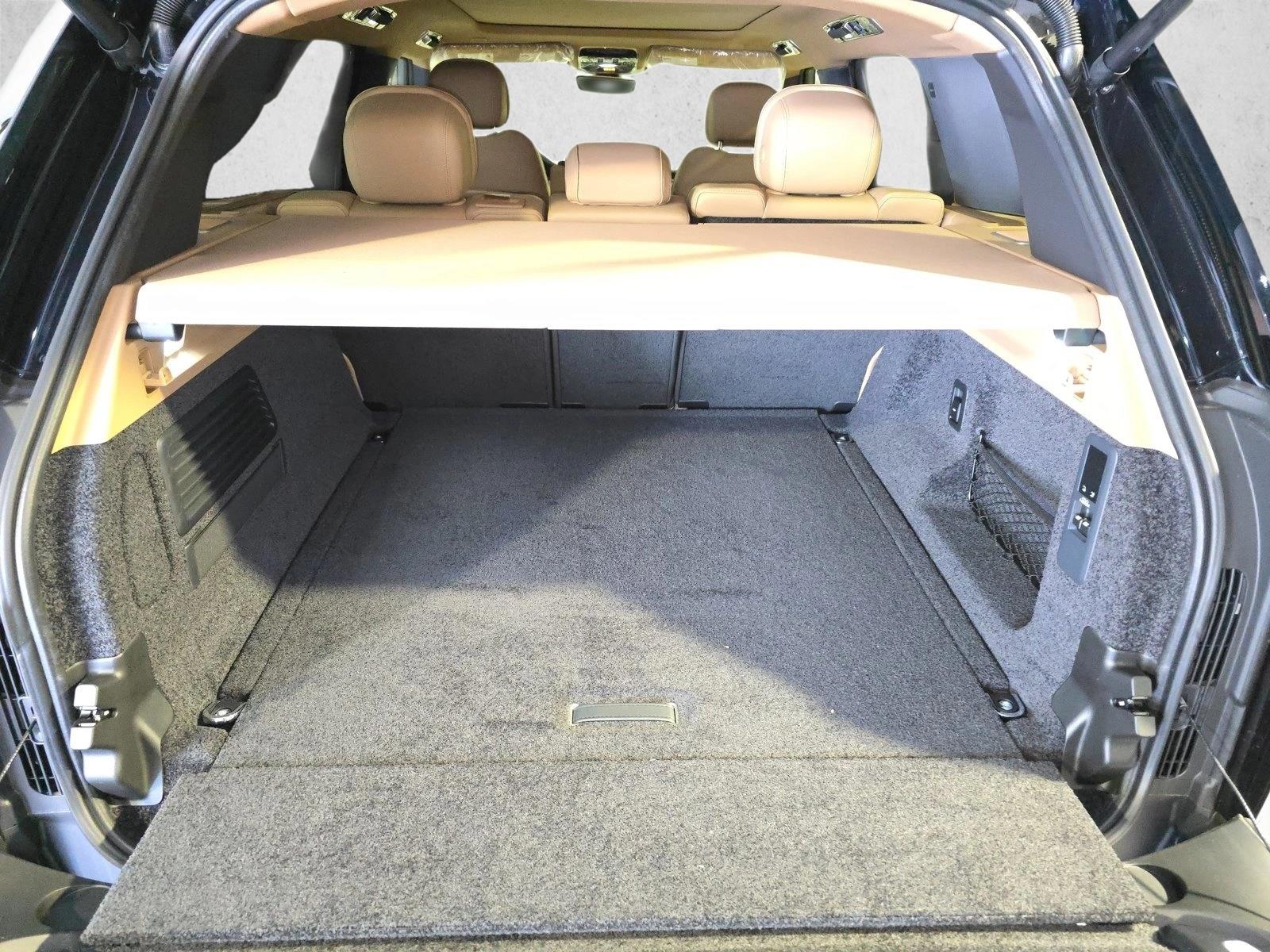 2026 Land Rover Range Rover SE - Photo 12